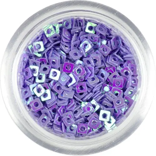 Majhni okraski za nohte - svetlo vijolični kvadratki z luknjico